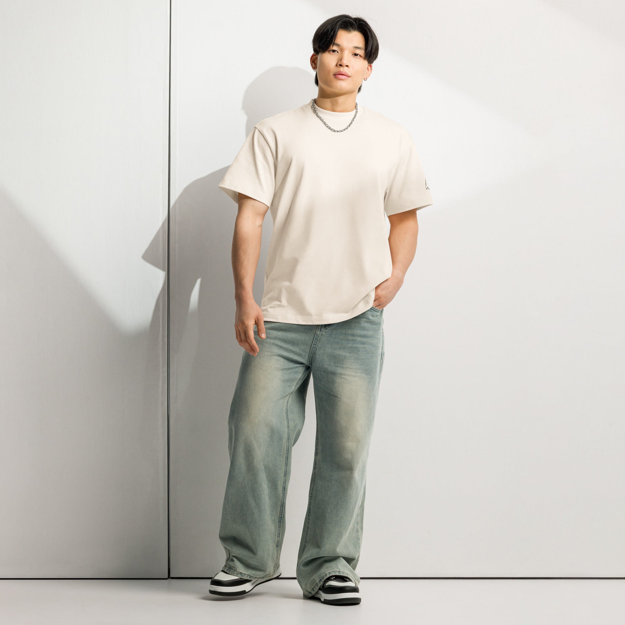 Aurvena "Little Guy" Box Tee