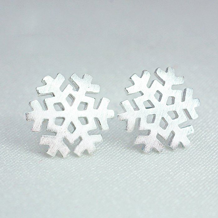 Snowflake Ear Stud