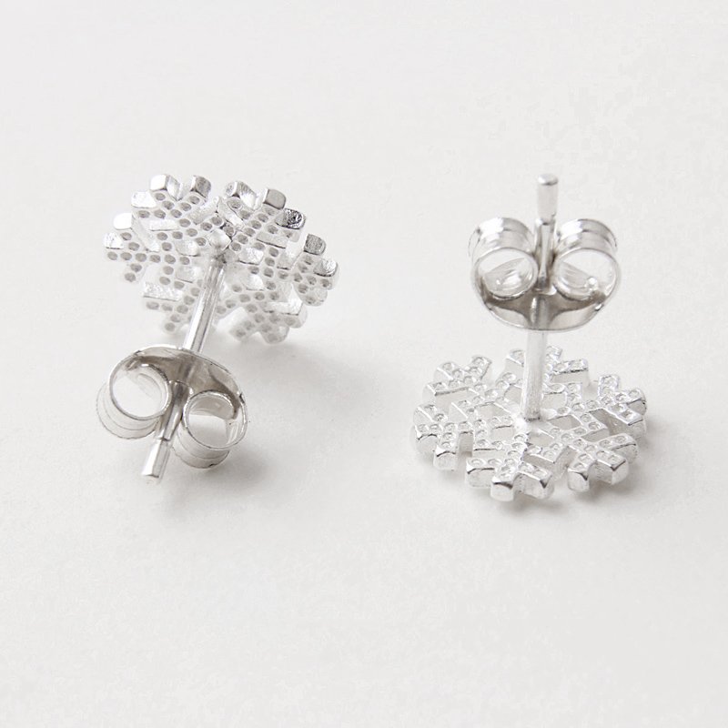 Snowflake Ear Stud