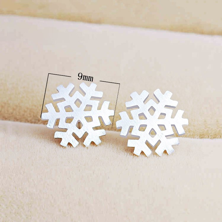 Snowflake Ear Stud